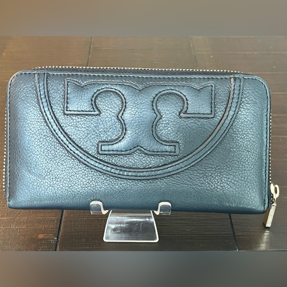 Tory Burch Fleming Wallet